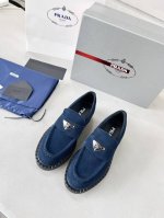 普家高品质情侣款，上脚舒适、超级百搭。 面料：A级进口高丝光牛反绒 内里：柔软丝绸羊皮 垫脚：丝稠牛皮垫脚 码数：35-45配专柜包装出货