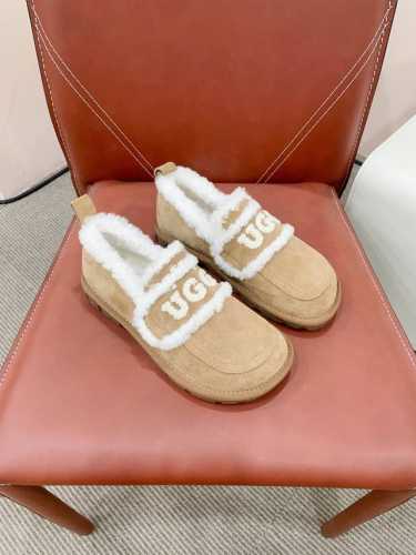 Ugg~24Vs秋冬爆款松糕厚底休闲毛鞋系列 松糕厚底毛鞋 一款不会撞衫的鞋子、简约的隔板设计上斑点的大底、鞋面真丝卷毛、秋冬季必备款、无论什么裤子裙子都能驾驭