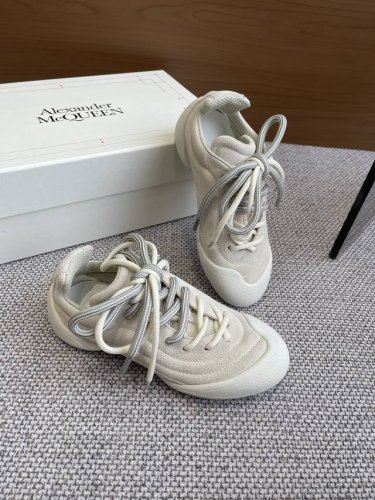 女 400 男420 alexander Mcqueen 亚历山大·麦昆 秋冬最新 Flexion系列 复古休闲 运动鞋 情侣款 原版购入开发 做货 这款Fle