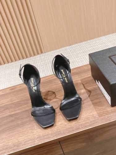 顶级 圣罗兰经典系列字母金属跟漆皮凉鞋 . Produced By Trading Company, Pure Export Order . 贸易公司出品，纯出