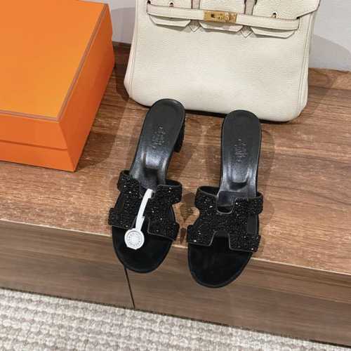 中跟钻面 Hermes 爱马仕h拖鞋oasis 凉鞋系列 时尚又百搭 超级舒服 每个细节都做到极致 原版swift小牛皮 原版1:1独家私模鞋面 原版真皮大底