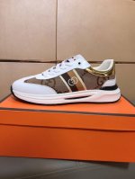 出厂价 Gucci 古奇男鞋休闲鞋绝对火爆潮男的极致搭配单品！超质感魅力挡不住，主推款，鞋面选用优质牛皮+品牌印花面料，羊皮内里+垫脚， 耐磨橡胶底，高贵典雅！