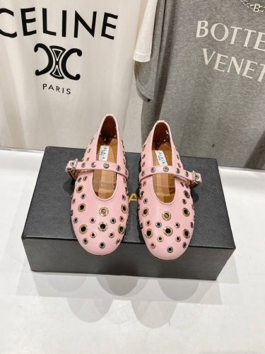 高版本出厂 独家新品 Alaia 阿莱亚24Ss 走秀款糖果色网面平底芭蕾舞鞋 最近超火的一款平底鞋 章小蕙同款 甜酷芭蕾风 人气超高的一款芭蕾舞鞋，浪漫又迷人