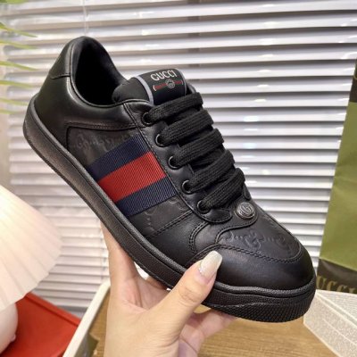 Gucci 经典不败款 情侣款小脏鞋，原版1:1复刻，金属水晶吊坠 金属双g水晶圆柱形标 Gg原版纹织带，细节.做法.套包均为原版做法 鞋面为专属擦色牛皮，原版