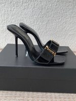 经典系列 Ysl 拖鞋 . 定制级海外皮料 搭配Zp开模Ysl鞋跟. 进口真皮革大底. 跟高：10Cm. Size：#35-41 40 41订做不退换