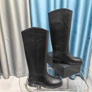 冲量价: 顶级版本 香家新款骑士马丁长靴，复古女人味 上脚超显气场！ 整只靴面小牛皮 内里羊皮 意大利真皮大底 码数35-39 34、40、41定做