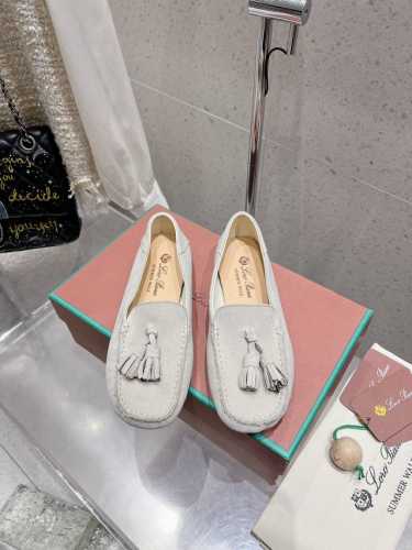 麂皮 小牛皮 Loro Piana* LP诺悠翩雅新款流苏豆豆鞋一脚蹬乐福鞋 简约时尚 脚感超级舒适 一天可以暴走两万步的鞋子 超级百搭款！鞋面采用独特针织面料