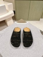 The row 新款春夏镂空拖系列！你可以永远相信the row ，极简、复古是他们的代名词一如既往的简单，有设计感，线条简洁流畅，细节满满1:1订制面料，羊皮