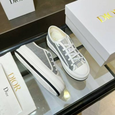 Dior迪奥2024Walk'n系列 皮面印花厚底帆布鞋 休闲运动鞋原版购入开发 做货 这款 Walk'n'Dior 厚底运动鞋是一款时尚单品，提升该系列的格调