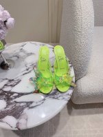 拖鞋 凉鞋 Christian Loubouti* 新款重工红底高跟凉鞋 纯手工缝制胶片花朵 水钻点缀精致奢华 闪耀夺目 富贵迷人 交织出童话般的梦境 垫脚羊皮