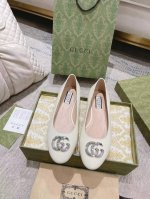 出价 原版级 Gucci 经典春款单鞋 经典必须精品水晶钻双g扣 新款 最新爆款 2024官方同步出新 代购级别！Gucci 高版本单鞋上脚特别的秀气！原版套楦
