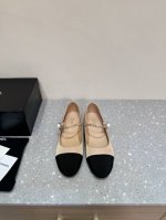 Chanel 24Ss 玛丽珍 单鞋 秋冬单鞋系列 属于小爆款 上图必卖 可可爱爱的玛丽珍造型，拥有香家特色优雅名媛气质，超级耐看 鞋面：进口真丝 牛皮 内里：