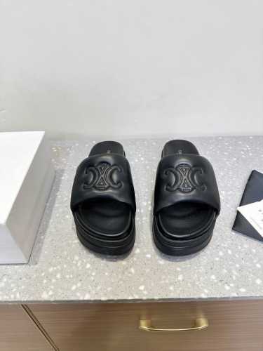 Celine 赛琳 凯旋门 25Ss春夏新款 厚底 拖鞋 高级感十足 网红Ins种草神器、非常复古风、气场十足单品、设计风格非常新颖、高档且非常舒适. 增高神器