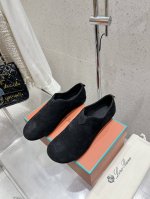 Loro Piana25春夏新款圆头平底乐福鞋休闲鞋诺悠翩雅lp奢华品牌简约高级 低调奢华 随性好穿，舒适度满分设计简约而不失优雅，鞋面干净纯粹，为整体造型增添