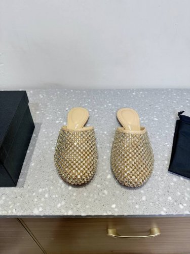 360Alexander Wang 亚力山大王 25Ss春夏 新款 钻款 拖鞋 个性御姐风 超有质感 爱了爱了 该款设计简约上脚时尚舒服 夏季不可缺少的一款大王