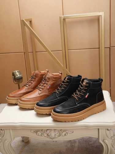 实价 Lv . 高端品牌 官网1:1最新力作：原版开模定制，面料釆用进口原版材料制作，升级版大底，更轻便，防滑 市场顶级品质，简单不失品味，潮人必备，时尚就在脚