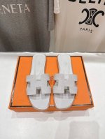 高版本出厂 Hermes*爱马仕H家2025Ss最新升级版经典H拖鞋 度假旅游必备神器#由爱马仕首席设计师Pierrehardy亲自打造经典高端鞋履系列## 购