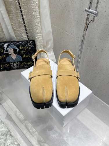 Maisom Margiela Mm6马吉拉经典分趾凉鞋 这双热度超高的单品 必须人手一双入手了 不能错过的单品 炸裂了 独家原版购入开发 不能错过的一款 鞋面