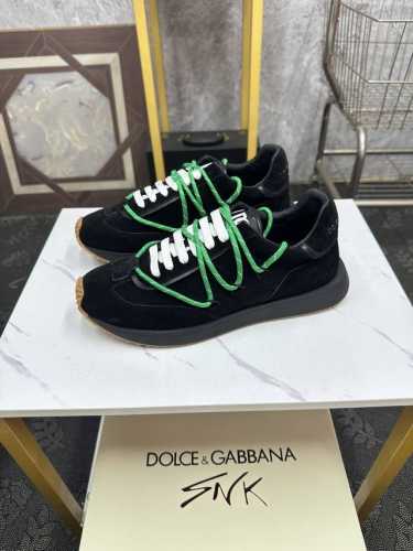 Dg最新运动休闲鞋，时尚百搭，可为各式造型增光添彩。塑造独具动感活力与摩登气息的精致设计，尽显现代优雅格调。 Size：38-46 45、46订做不退换 X8