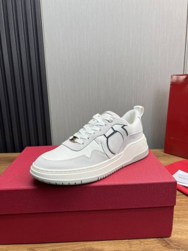 工厂价 菲拉格慕. 男士时尚休闲运动鞋 顶级牛货.1:1出货奢华尊贵全部采用进口原版品牌皮料，只为打造更为舒适的穿着体验，鞋面：原版磨砂牛皮进口全牛里，原版大底