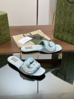 夏季新款现货上新啦。 Gucci 高品质拖鞋 双G镂空 流苏互扣式Gg精品拖鞋 专柜原版开模精心制作，匠心铸造经典 跟高：1.0 Cm 面料 ：5D激光切割进口