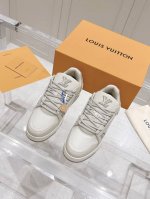 顶级版本：情侣款 Lv Tarine路易威登 驴牌 L家 情侣款 休闲 运动鞋 滑板鞋 原版购入开发 做货 本款 Lv Trainer 运动鞋取材粒面正绒面牛皮