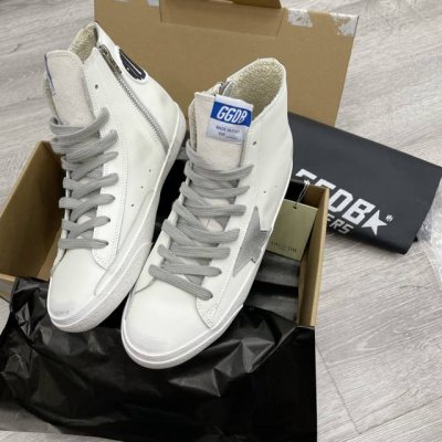 高版本 高帮 Francy系列 明星私服上脚示范 就是这么百搭 ！再也不用担心洗鞋的问题啦！ 鞋面原版牛皮 内里定制毛巾料+意大利牛皮， 独家开模乳胶垫 3.2