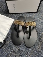 p170Gucci古奇2020平底女拖鞋，市场顶级版本，官网同步上脚超美，鞋面采用进口小牛皮进口羊皮内里，古奇专柜原版1:1精心制作、超级好看！上脚非常轻松舒服