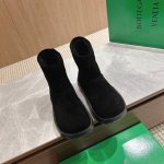 情侣款 葆蝶家bv新款圆头简易雪地靴毛毛短靴 Ins上超火 欧美街拍出镜率超高 最高版本发售 圆圆胖胖的鞋型 穿上之后非常的藏肉 原版进口牛反绒麂皮面料 有光泽