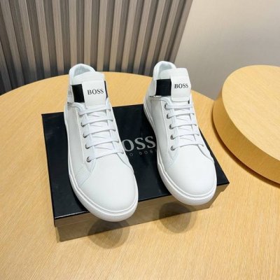 工厂 Boss 新款男仕运动鞋 知名运动品牌新款隆重上市 以奢华高端设计出货 鞋面选用原版皮革制作 羊皮垫脚 叠层设计鞋面线条感层次分明，轻质橡胶大底。轻奢风格