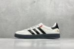 330 Adidas Samba Og 北面联名 复古桑巴板鞋 纯原大厂出品 这款桑巴鞋展示了高质量的工艺 带有装饰的超锁缝制和无缝的手感 柔软、柔软的皮革造型