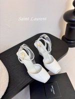 Saint Laurent 圣罗兰坡跟鱼嘴凉鞋Lee金属钻链条尖头高跟鞋YSL姐姐的美丽尤物高跟鞋 又是人间圣罗兰 Rose同款的高跟鞋化很好修饰脚型，奢华金属