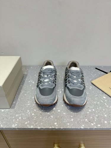 brunello Cucinelli 秋冬新款 情侣款 系带系列 休闲鞋 Bc是意大利知名品牌，极简主义风格，纯手工串联珠链配饰！复古又高级！简约又大气， 属于