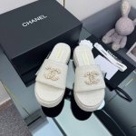 310 chanel香奈儿2025小香C家厚底凉拖系列 官网同步，经典高雅 ，随意穿搭 原版Logo标～选用进口羊皮和C家定制面料，多种颜色供女神选择！ 码数：