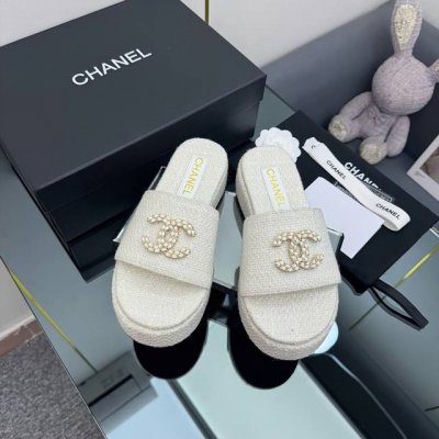 310 chanel香奈儿2025小香C家厚底凉拖系列 官网同步，经典高雅 ，随意穿搭 原版Logo标～选用进口羊皮和C家定制面料，多种颜色供女神选择！ 码数：