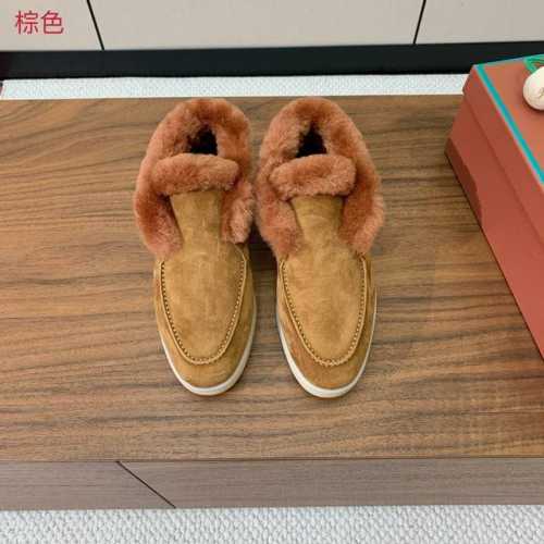 Loro Piana 高帮毛里乐福鞋。意大利顶级羊绒复古优雅低调奢华。时尚性与皮料实用性同样兼具依然全网最高品质。鞋面羊京丝质柔滑。手工缝线，A级羊毛里。原版大