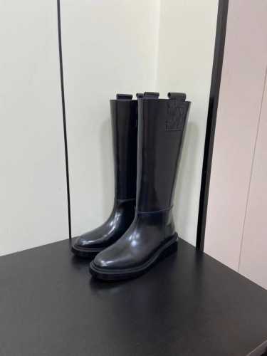 Hereu 24秋冬新款骑士靴西班牙小众品牌圆头复古，慵懒随性，强势出镜一眼倾心，让人忍不住加入购物清单原版订制牛皮面料，羊皮内里，对版私模大底，码数：35-3