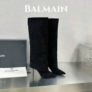 出厂价带钻 羊猄440 Blamain 巴尔曼 独家首发 巴尔曼 秋冬季新款 绒面革水晶靴子 Balmain是一个非常全面之尊贵时尚生活品牌 香港，美国，等大时