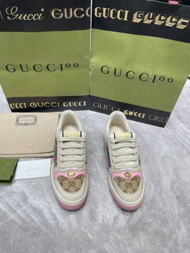 钻面款 GUCCI 早春钻面复古板鞋 顶级代购版本 Gucci 系列做旧时尚小脏鞋. 国际时装周走秀款！李宇春等各明星人手一双！国外购原版一比一开发复刻采用原版