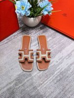 橙子出厂价 HERMES 爱马仕 夏季经典平底H拖鞋 旅游度假沙滩凉拖面料：帆布牛皮拼色码数：35-42