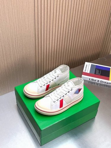厂价：360 专柜同步Botteg* Veneta Bv25Ss 新款复古Eliot运动鞋上市即封神 bv全新的 Eliot 以复古篮球鞋为设计灵感，童趣 的色