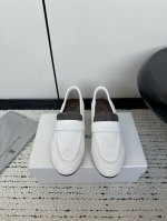 东莞货 Brunello Cucinelli 24Ss 秋冬新款复古乐福鞋 Bc是意大利知名品牌，极简主义风格，纯手工串联珠链配饰！复古又高级！简约又大气，属于