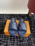 代购级 Louis Vuitton 25Ss 沙滩拖 又一爆款 最新 顶配版本 Lv一出即巅峰的超爆款的老花拖鞋面包的脚感 软绵绵的超舒服 今年驴粉们太有福了