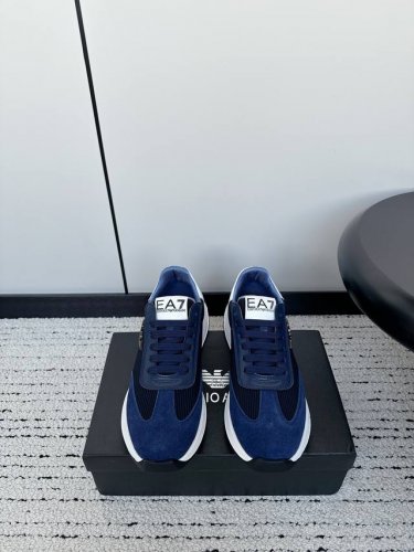 限男款 Emporio Armani阿玛尼 Ea7 休闲 运动鞋 原版购入开发 做货 此款 Ea7 休闲运动鞋在鞋侧面采用压花大鹰标logo，予以品牌感个性化诠