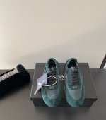 PRADA 早春多色舒适新款德训芭蕾舞鞋原版顶级复刻 专柜同步发售 面料采用特供进口面料混羊京皮面 整双鞋就是非常显质感 内里垫脚牛皮 进口原版橡胶底 款式简约