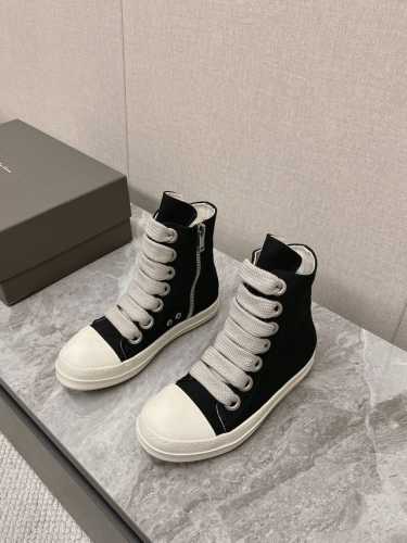 男10 Ro欧文斯rickowens 主线 西瓜头高帮款式 进口布面材质，和针车间距都是极致还原！ 质感细腻无敌，奢侈品的触感！ 牛皮内里 大底tpu奶香大底