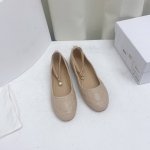 顶级品质！Dior迪奥2024春夏主场秀款new Arrival套包单鞋。高版本 迪奥24Fw新品珍珠蝴蝶结芭蕾舞鞋经典标志性电绣菱格鞋面！高级感满满！D家这一