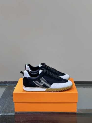 hermes/爱马仕Ss24春夏新品运动鞋，H家 Heros 运动鞋新品，简约鞋面，轻盈舒适透气！运动感十足！对比色设计打造活力时尚风格，鞋头前端自然色橡胶嵌饰