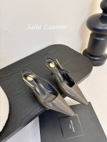 独家爆品 Saint Lauren* 小金条高跟鞋依日延续以往的高级和优雅ysl 小金条鞋跟真的太好看啦！ Saint Laurent 方形尖头露跟高跟鞋小金条