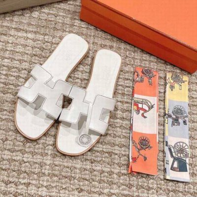 Hermes 爱马仕h拖鞋oran凉鞋系列时尚又百搭 超级舒服 每个细节都做到极致 原版swift小牛皮 原版1:1独家私模鞋面 原版真皮沿条大底 包装 每对鞋